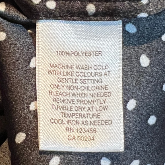 Lord & Taylor Polka Dot Blouse Black Size 1X Sleeveless Loose Fit V-Neck Top - Picture 7 of 7